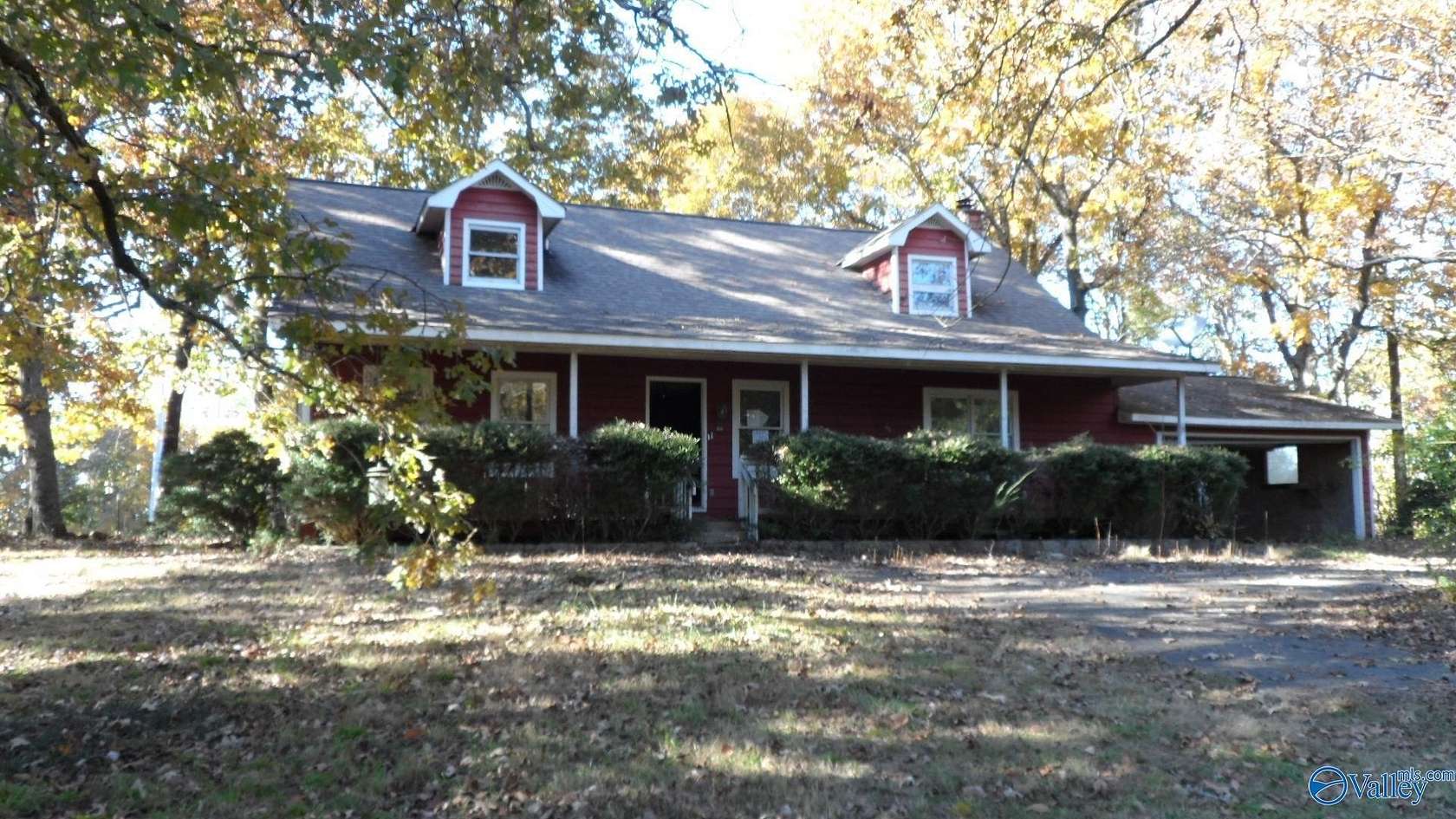 1.76 Acres of Residential Land with Home for Sale in Fort Payne, Alabama