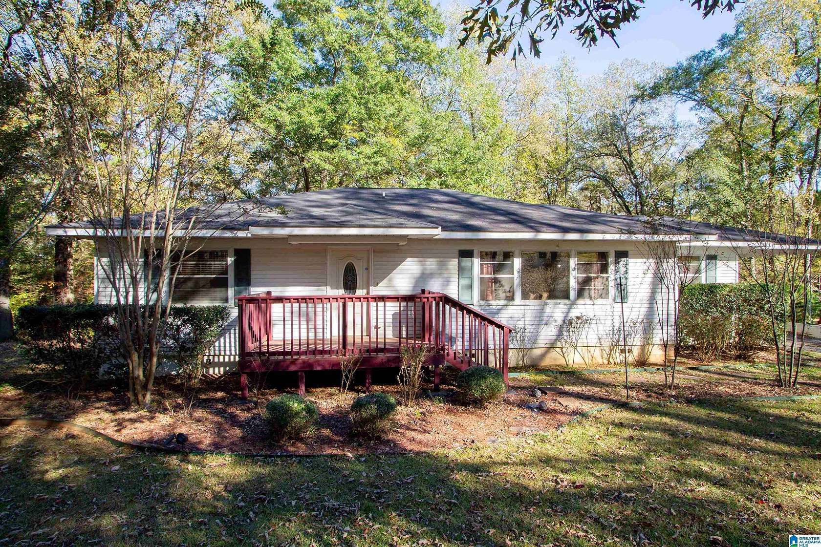 3.9 Acres of Residential Land with Home for Sale in Wilsonville, Alabama