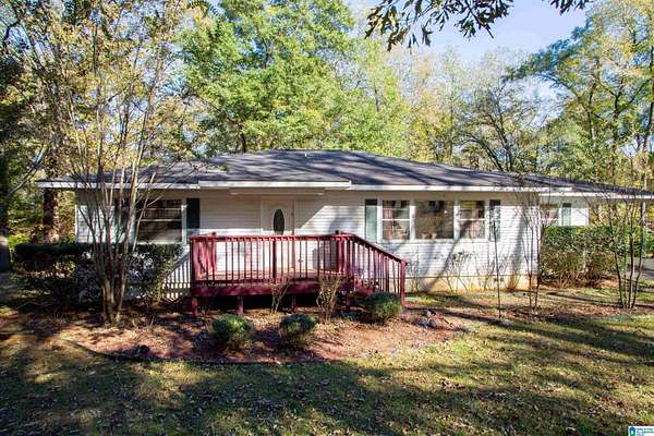 3.9 Acres of Residential Land with Home for Sale in Wilsonville, Alabama