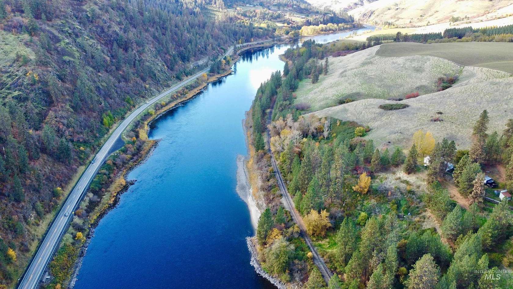 17.4 Acres of Land with Home for Sale in Lenore, Idaho