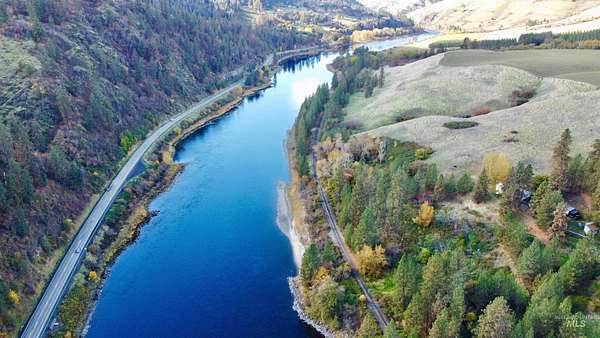 17.4 Acres of Land with Home for Sale in Lenore, Idaho