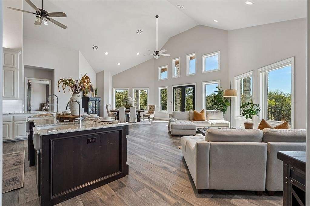 8.56 Acres of Land with Home for Sale in Arcadia, Oklahoma