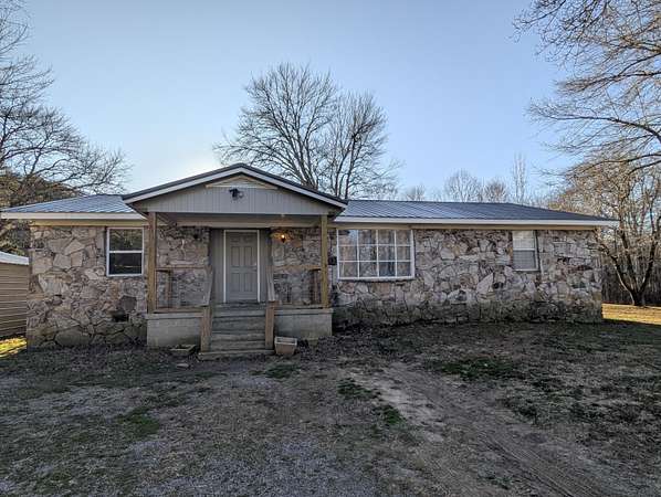 1.77 Acres of Land with Home for Sale in Dunlap, Tennessee