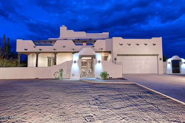 2.5 Acres of Land with Home for Lease in Scottsdale, Arizona