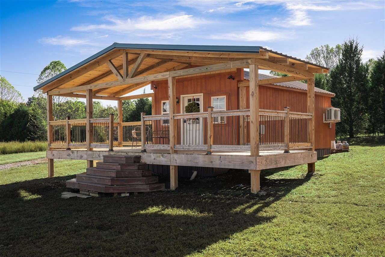 1 Acre of Residential Land with Home for Sale in Lewisburg, Kentucky