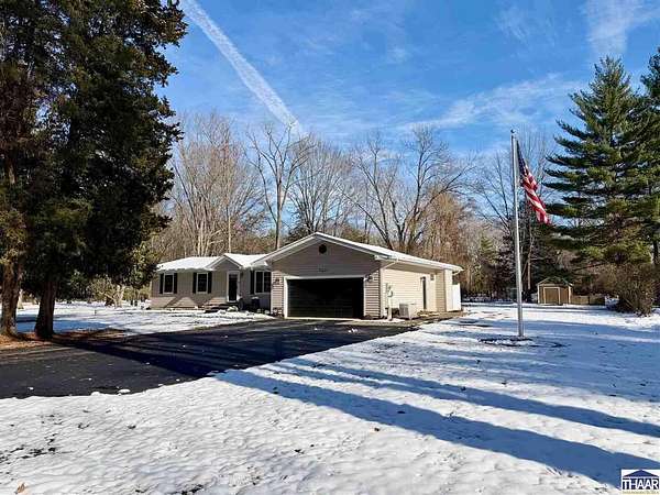 1.65 Acres of Residential Land with Home for Sale in Terre Haute, Indiana