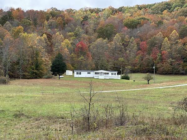 21.5 Acres of Agricultural Land with Home for Sale in Somerset, Kentucky