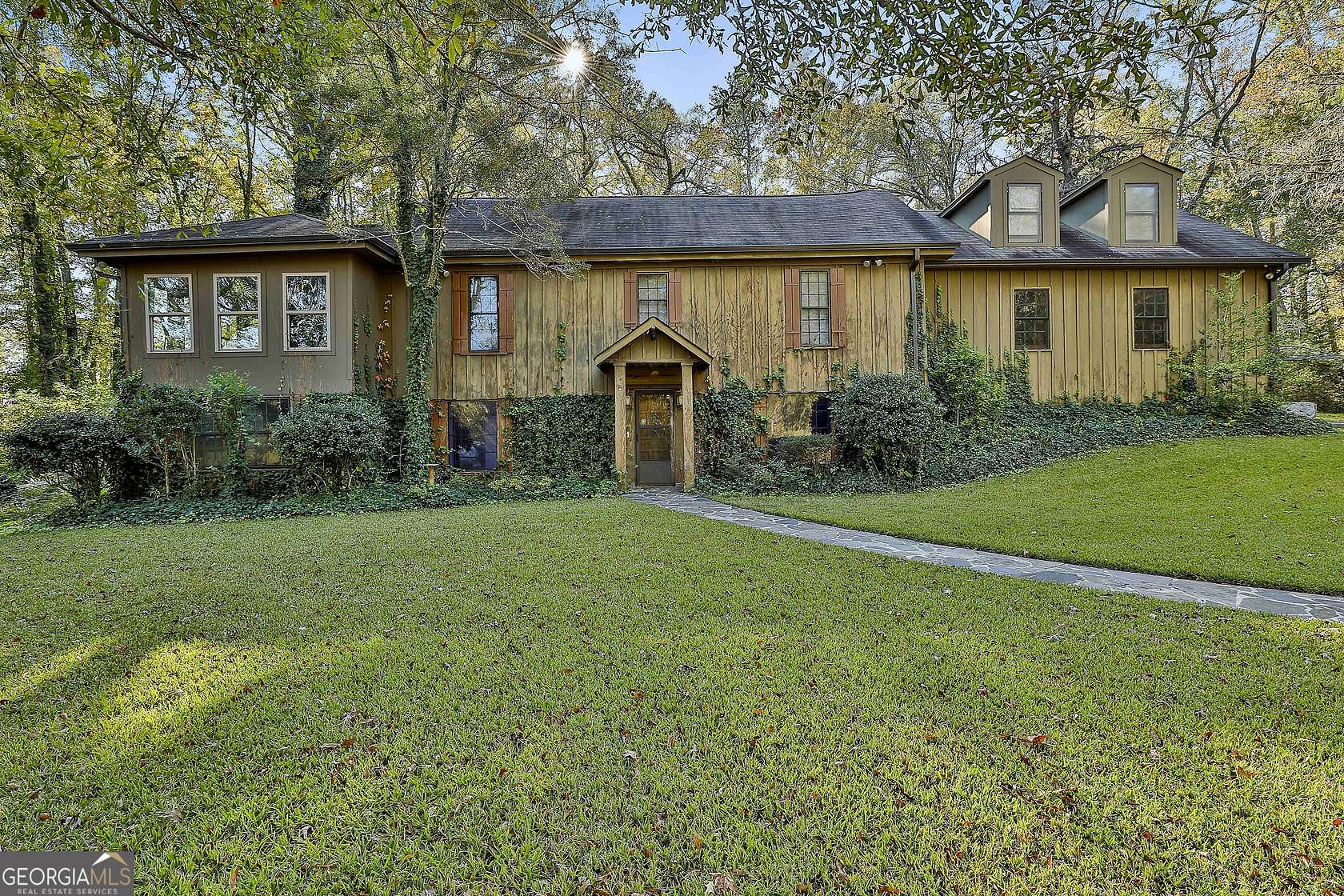 9.39 Acres of Residential Land with Home for Sale in Griffin, Georgia