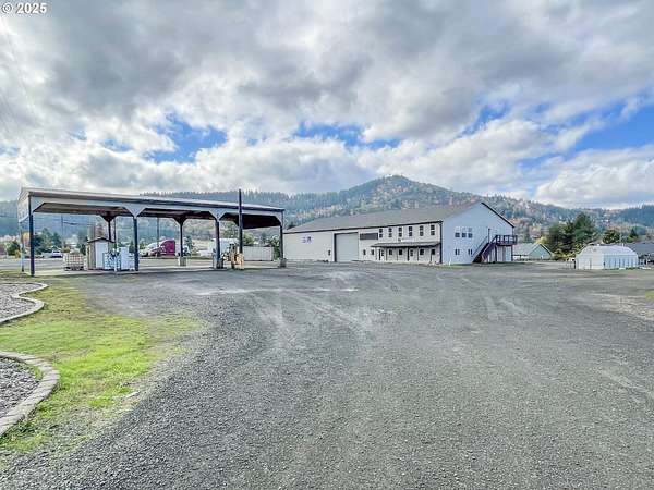 1.86 Acres of Improved Commercial Land for Sale in Sutherlin, Oregon