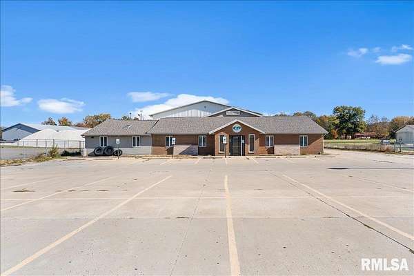 1.66 Acres of Improved Commercial Land for Sale in Springfield, Illinois