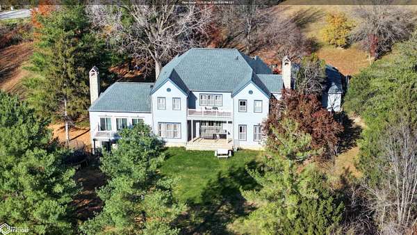 10.7 Acres of Land with Home for Sale in Fairfield, Iowa