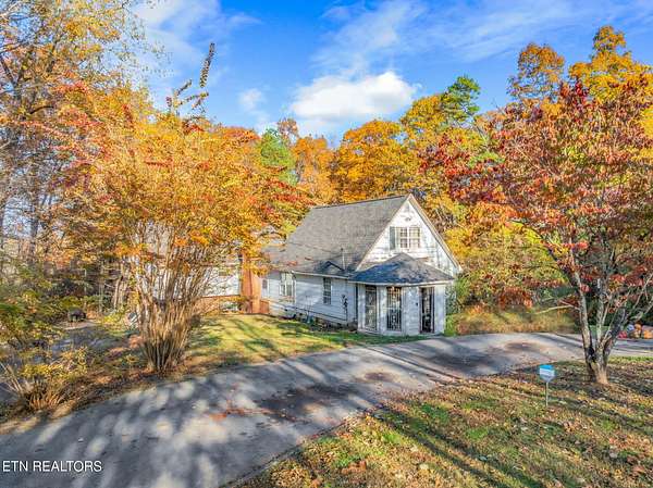 2.5 Acres of Residential Land with Home for Sale in Rockwood, Tennessee