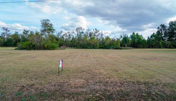 1.29 Acres of Residential Land for Sale in Raceland, Louisiana