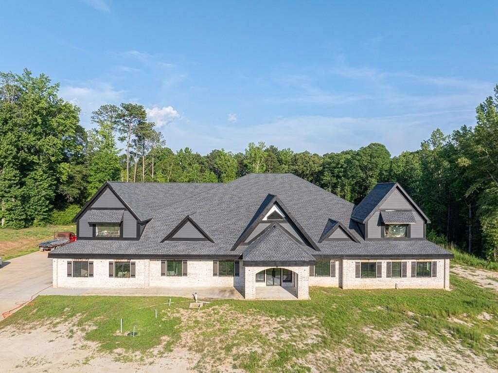 10.6 Acres of Land with Home for Sale in Loganville, Georgia