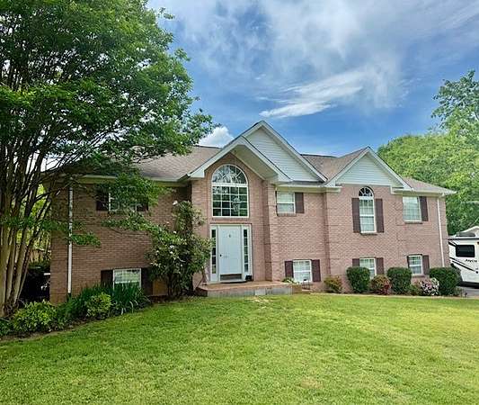 1.68 Acres of Residential Land with Home for Sale in Spring Hill, Tennessee