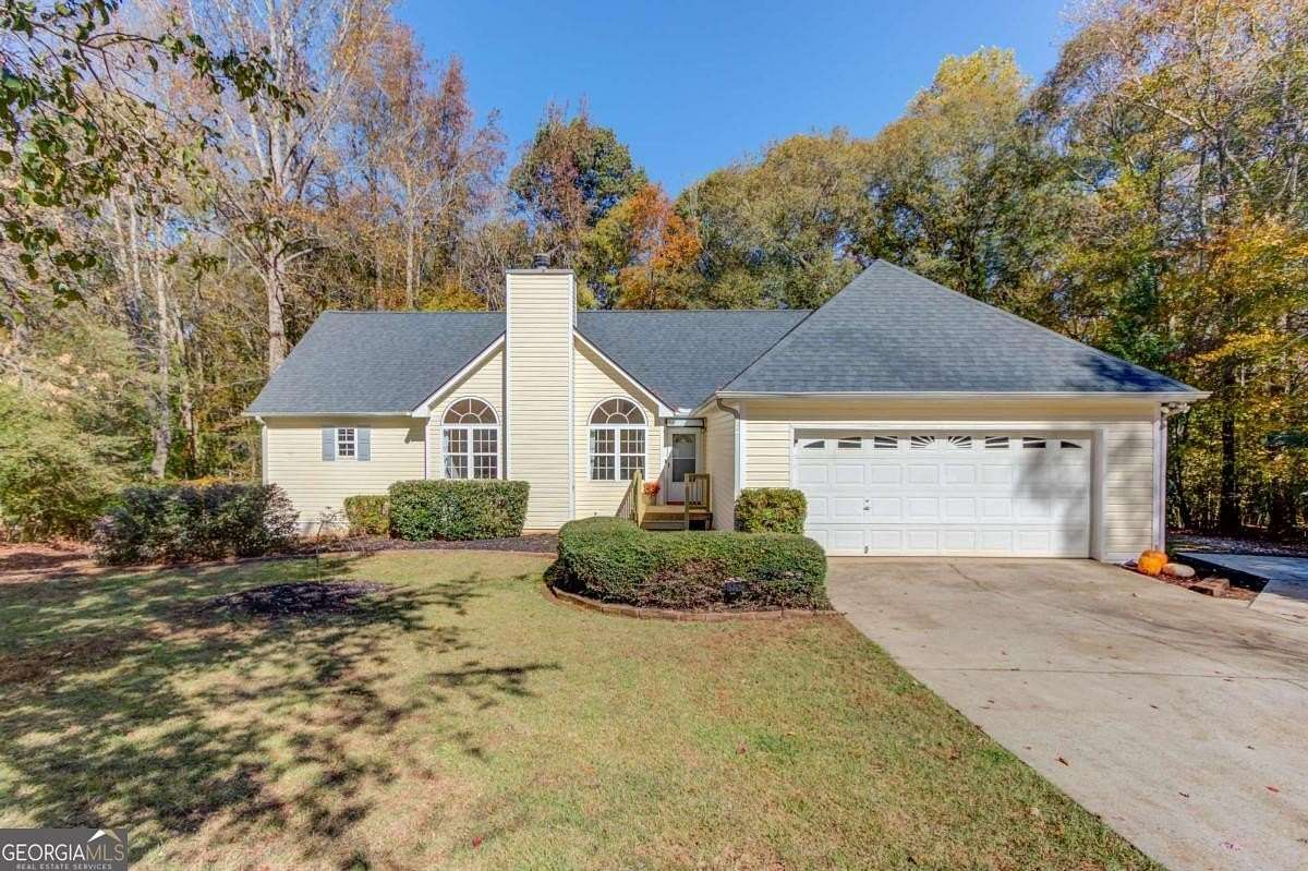 1.5 Acres of Residential Land with Home for Sale in Hoschton, Georgia