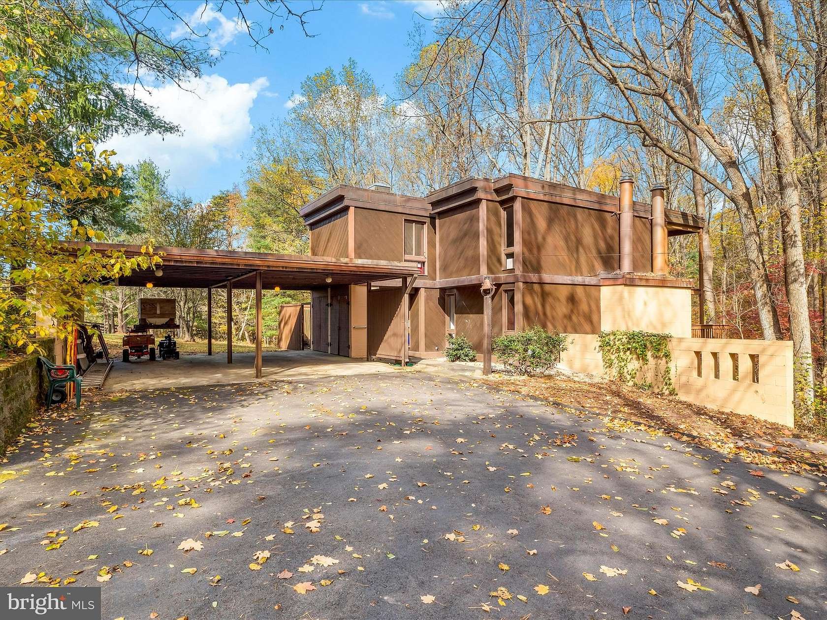 5 Acres of Residential Land with Home for Sale in Boyds, Maryland