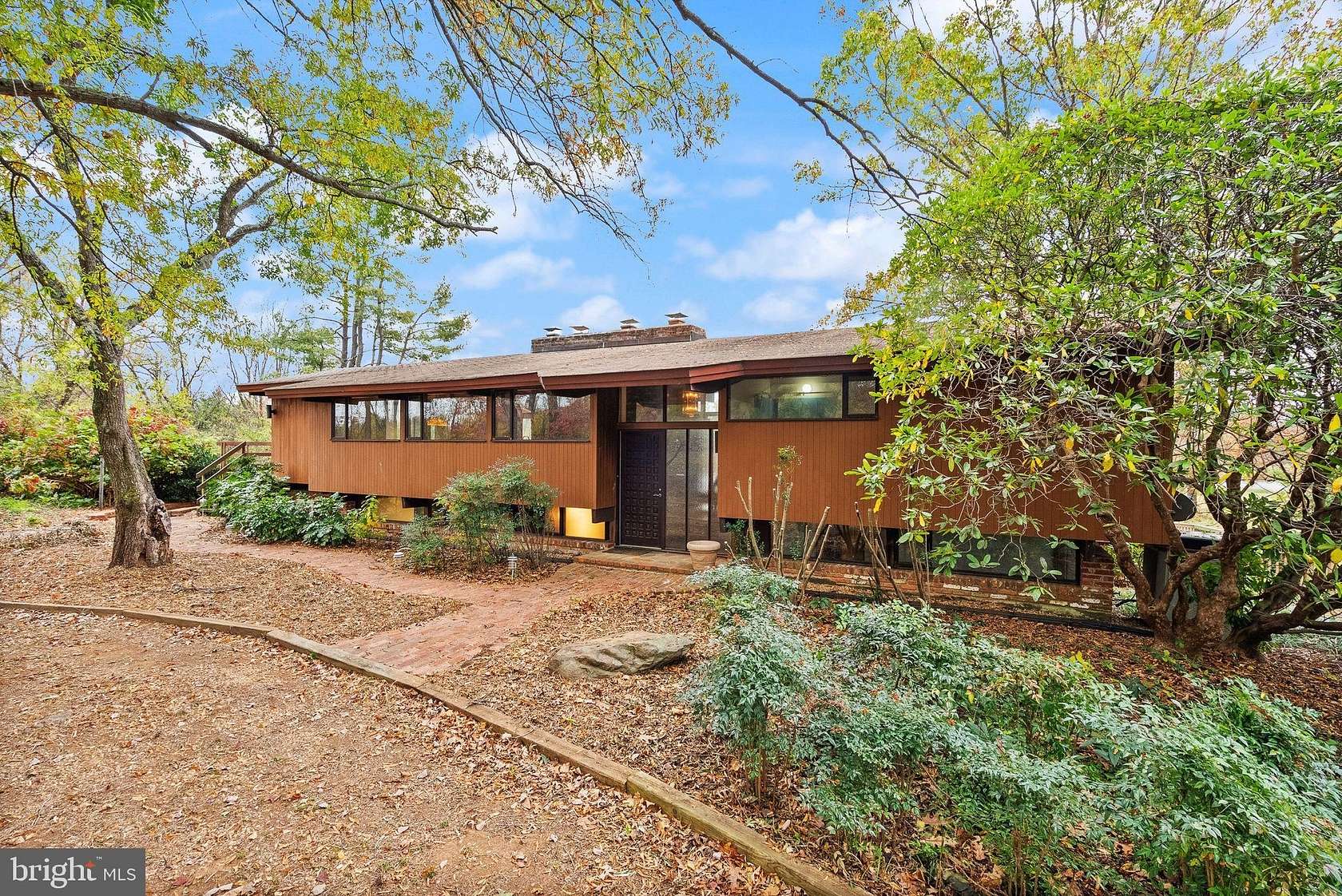 3.8 Acres of Residential Land with Home for Sale in Warrenton, Virginia