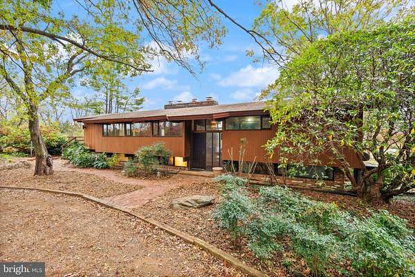 3.8 Acres of Residential Land with Home for Sale in Warrenton, Virginia