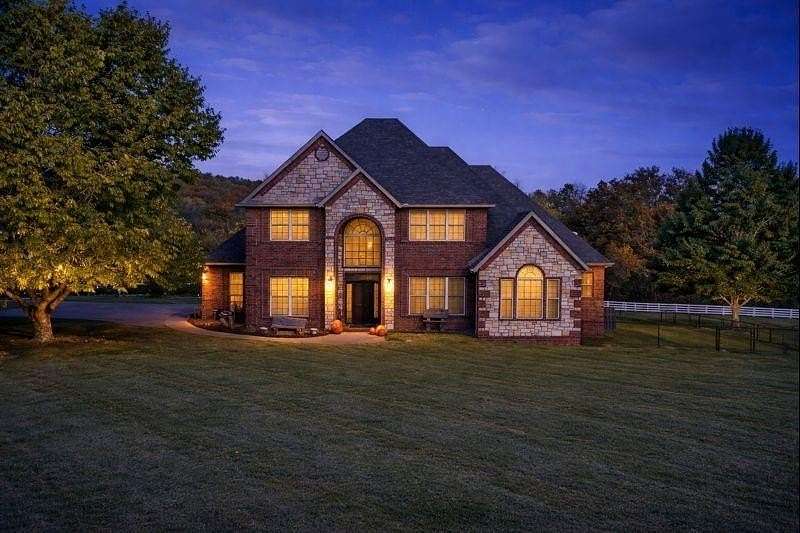 2.5 Acres of Residential Land with Home for Sale in Fayetteville, Arkansas