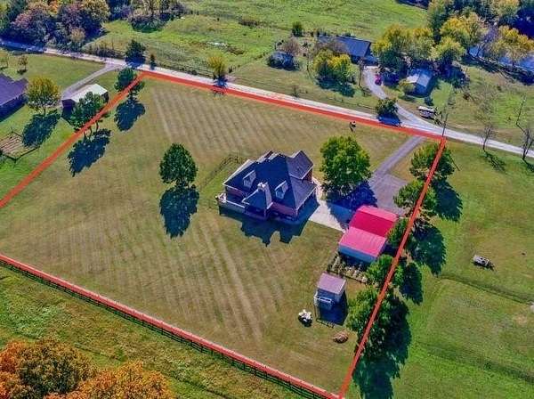 2.5 Acres of Residential Land with Home for Sale in Fayetteville, Arkansas