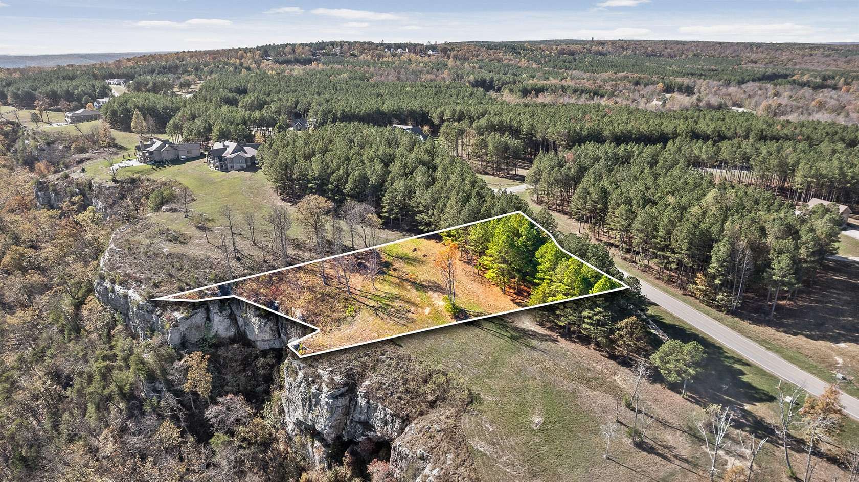 1.15 Acres of Residential Land for Sale in Jasper, Tennessee