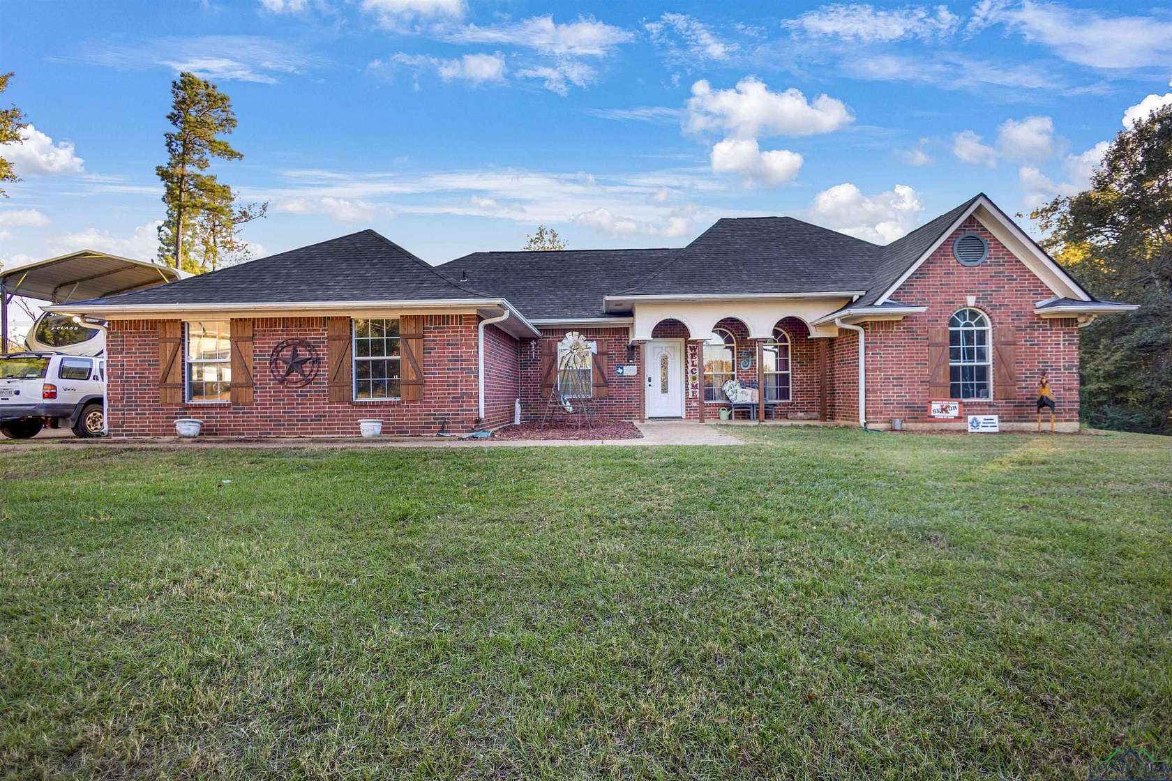 3 Acres of Residential Land with Home for Sale in Kilgore, Texas