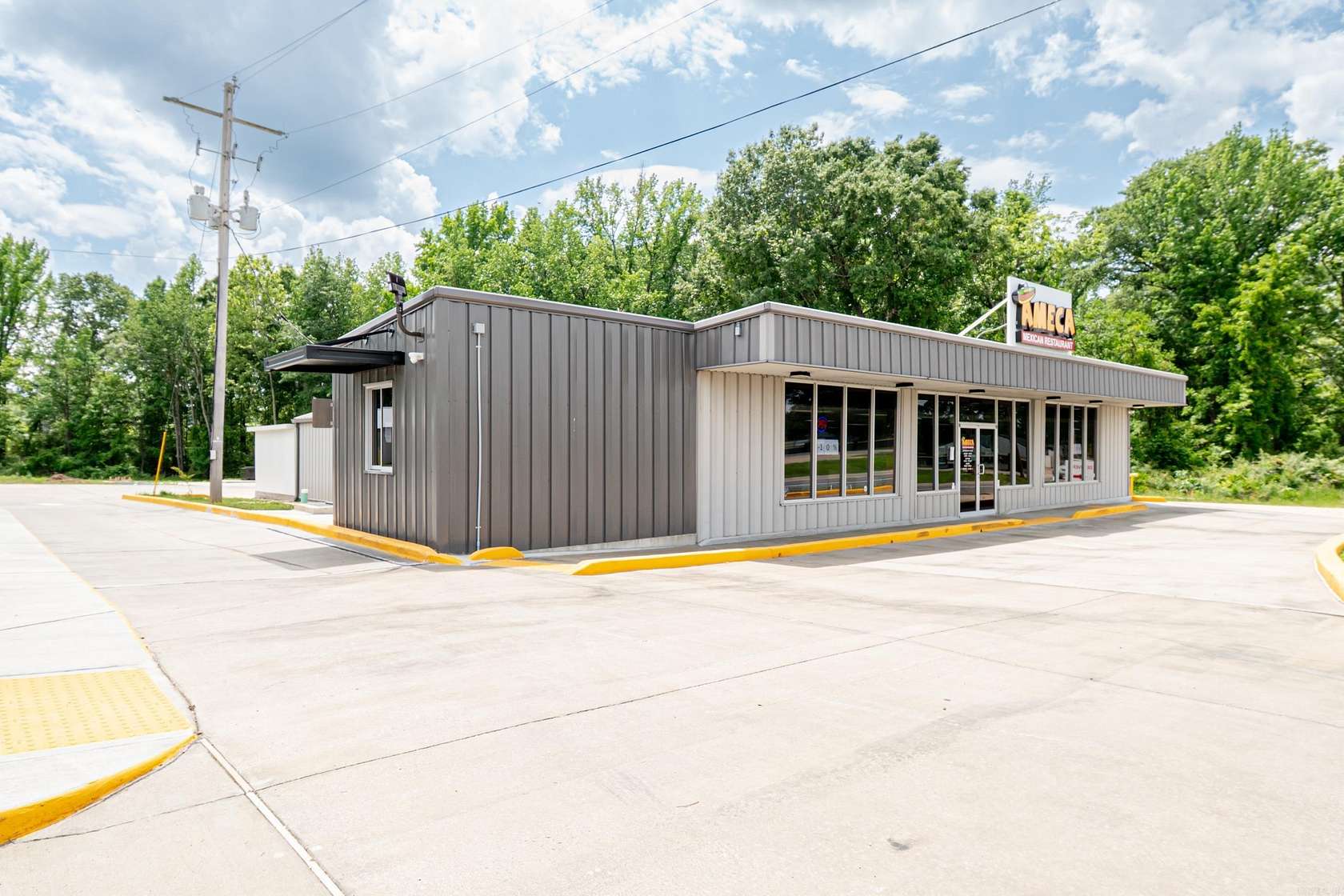 2.29 Acres of Improved Mixed-Use Land for Sale in Monticello, Arkansas