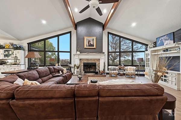 2 Acres of Residential Land with Home for Sale in Caldwell, Idaho