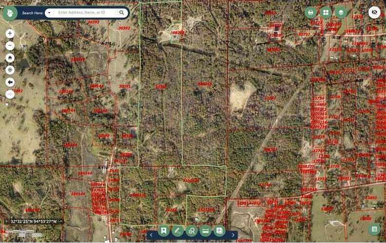 132 Acres of Recreational Land for Sale in Clarksville City, Texas