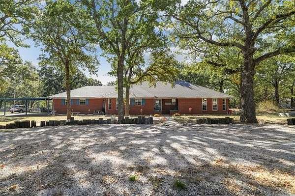 2 Acres of Land with Home for Sale in Ardmore, Oklahoma