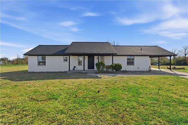 7 Acres of Residential Land with Home for Sale in Van Buren, Arkansas