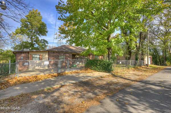 6 Acres of Residential Land with Home for Sale in Neosho, Missouri