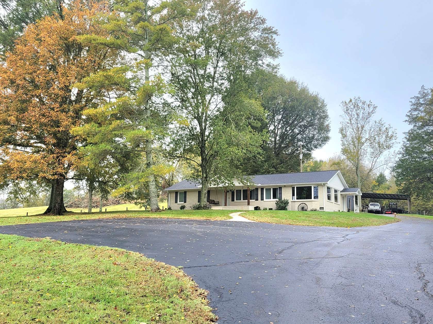 17.8 Acres of Land with Home for Sale in Fayetteville, Tennessee