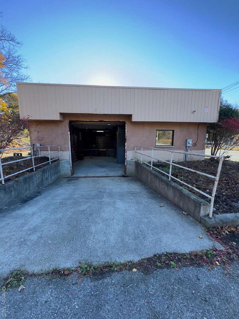 6.2 Acres of Improved Mixed-Use Land for Lease in Campbell Hall, New York