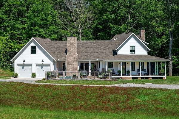 20.4 Acres of Land with Home for Sale in Walling, Tennessee