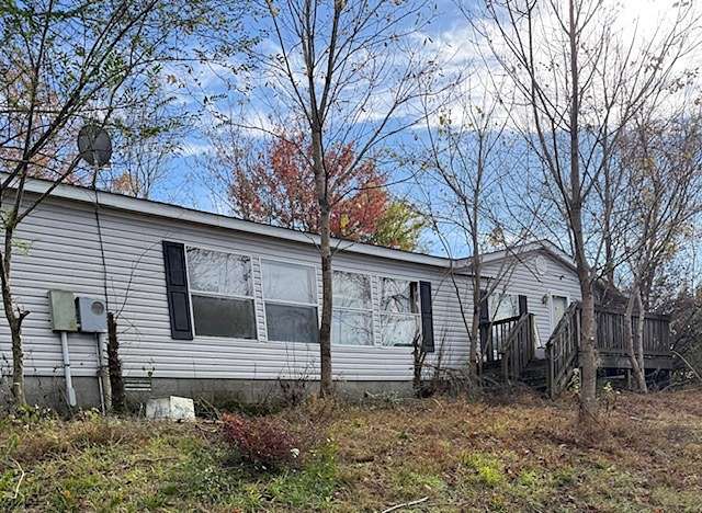 5 Acres of Residential Land with Home for Sale in Bethpage, Tennessee