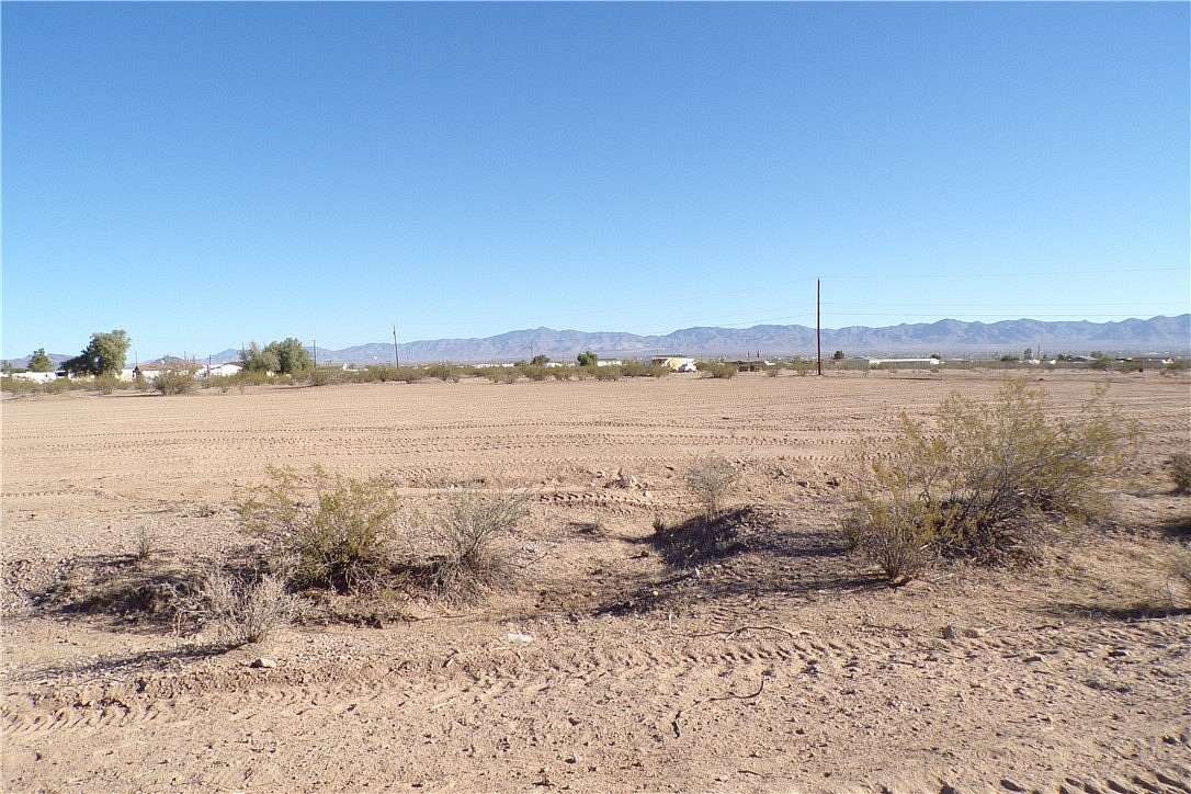 1 Acre of Residential Land for Sale in Golden Valley, Arizona