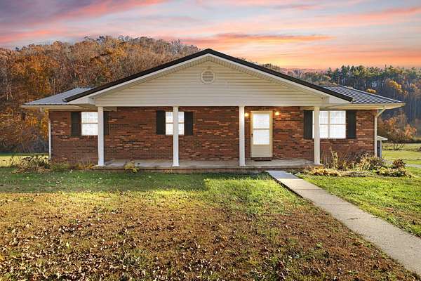 5.34 Acres of Residential Land with Home for Sale in Campton, Kentucky