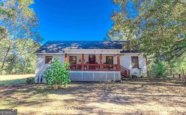 2.73 Acres of Residential Land with Home for Sale in Loganville, Georgia