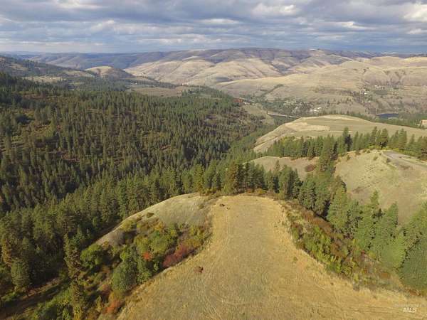 10.2 Acres of Land for Sale in Lenore, Idaho