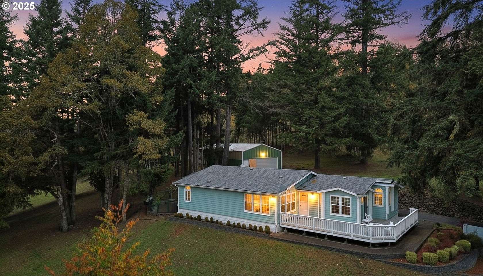 5 Acres of Residential Land with Home for Sale in Oakland, Oregon