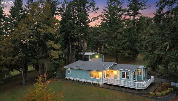 5 Acres of Residential Land with Home for Sale in Oakland, Oregon