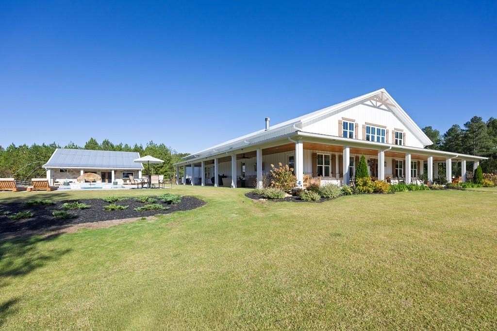 29.5 Acres of Land with Home for Sale in Rydal, Georgia