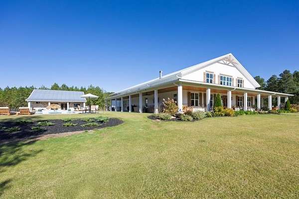 29.5 Acres of Land with Home for Sale in Rydal, Georgia