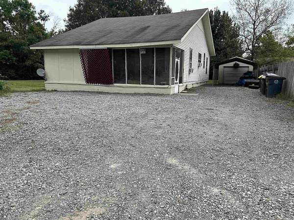 3.5 Acres of Residential Land with Home for Sale in Searcy, Arkansas