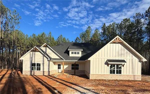 4 Acres of Residential Land with Home for Sale in Salem, Alabama