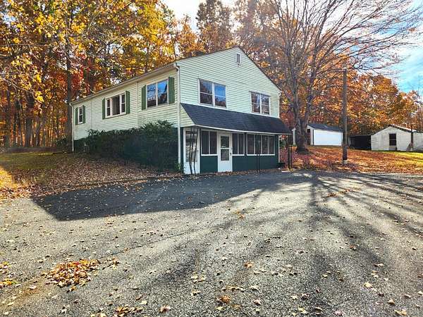 5 Acres of Residential Land with Home for Sale in Lynchburg, Virginia