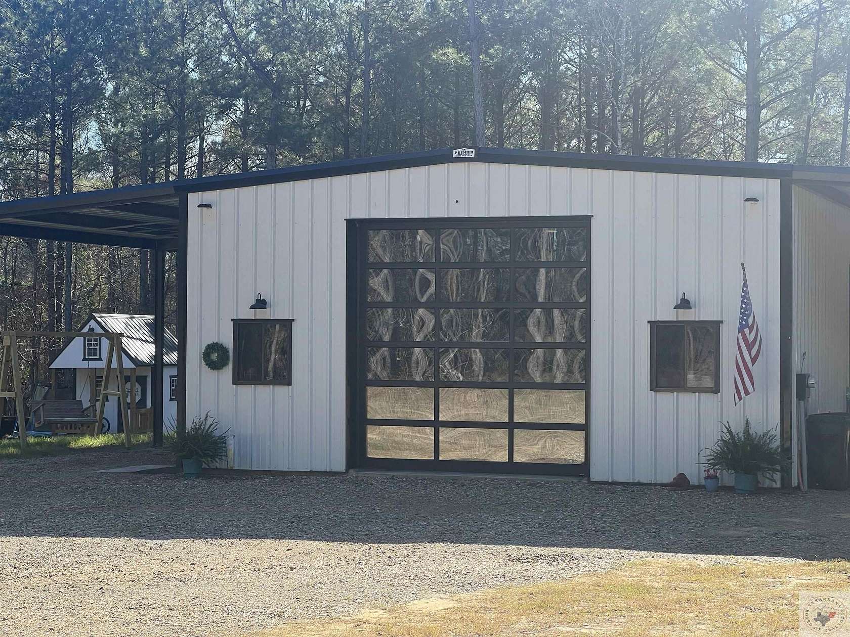 6 Acres of Residential Land with Home for Sale in Texarkana, Arkansas