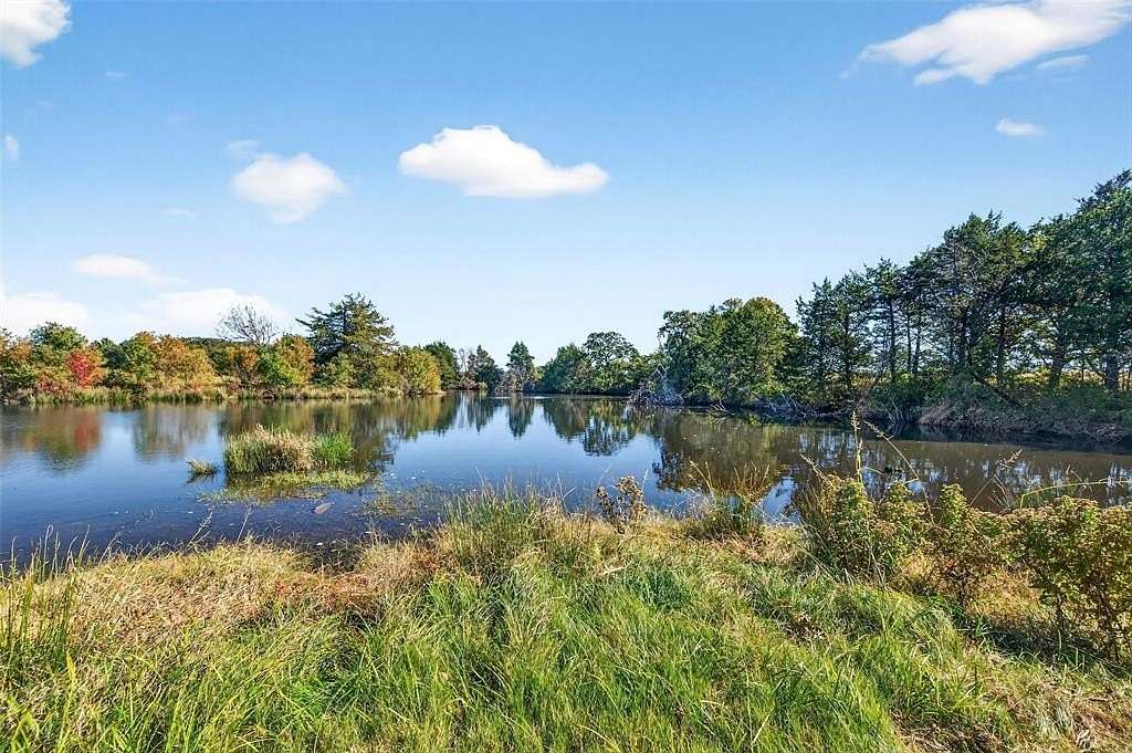 33.1 Acres of Recreational Land & Farm for Sale in Whitesboro, Texas